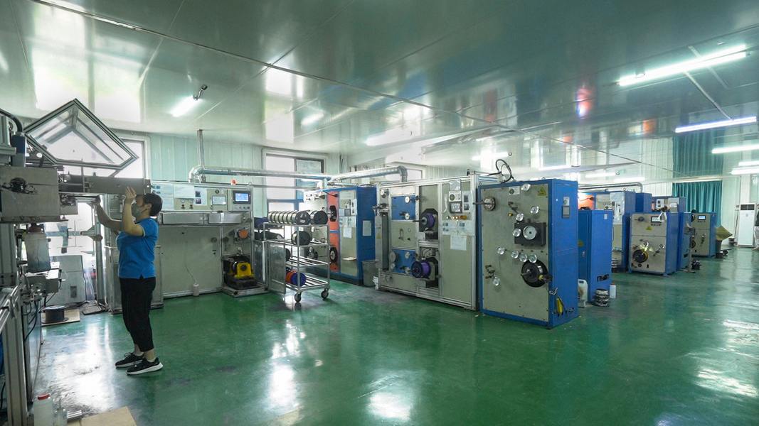 Shandong Yibo Optronics Technology Co., Ltd. üretici üretim hattı